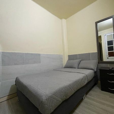 Hostel Quinta Camacho Bogotá Zewnętrze zdjęcie